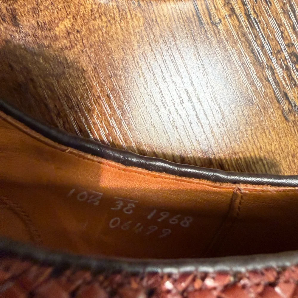 Allen Edmonds men’s wingtips - Picture 10 of 11